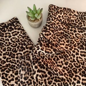 Zyia Active Leopard Brilliant Scrunchy Leggings